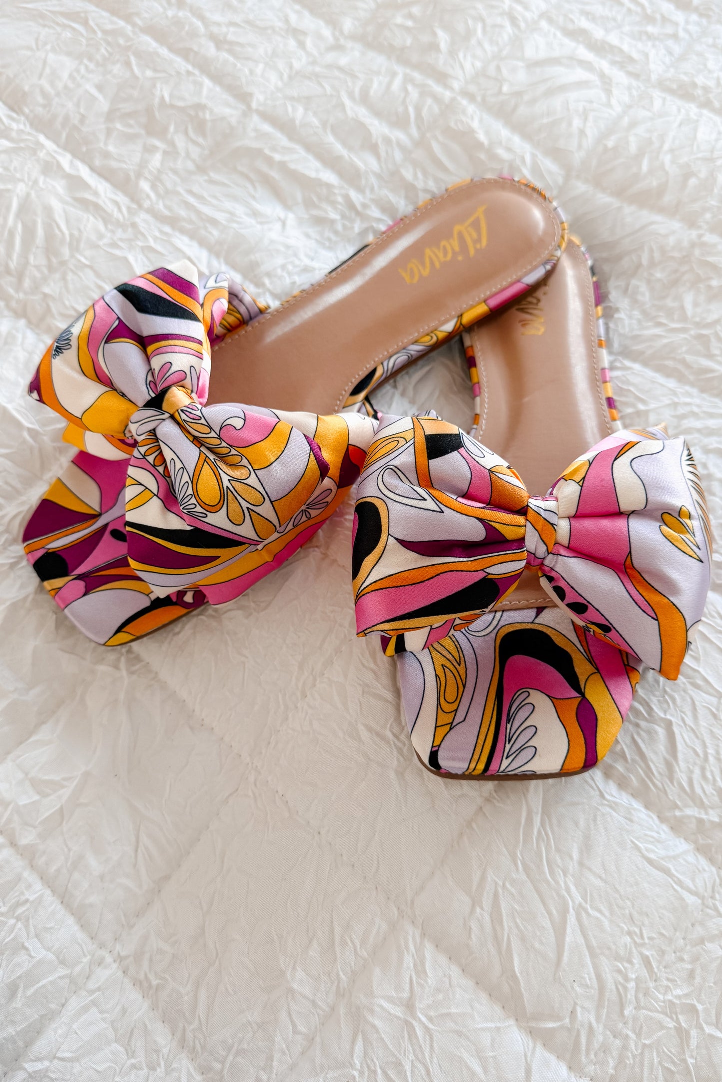 Boardwalk Bliss Square Toe Bowtie Sandals (Fuchsia)