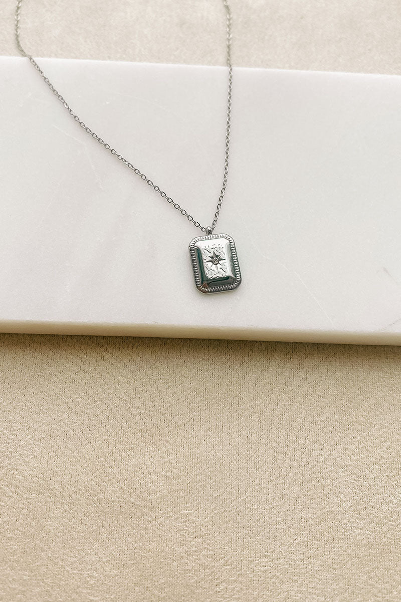 Finding Direction Pendant Necklace (Silver)