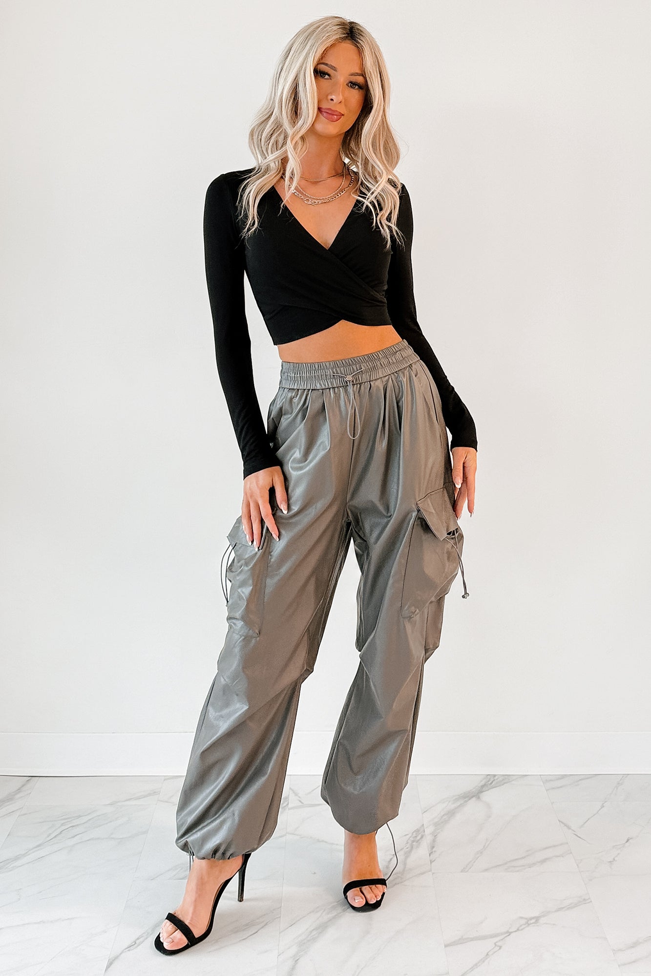 Chic Moment V Neck Wrap Crop Top (Black)