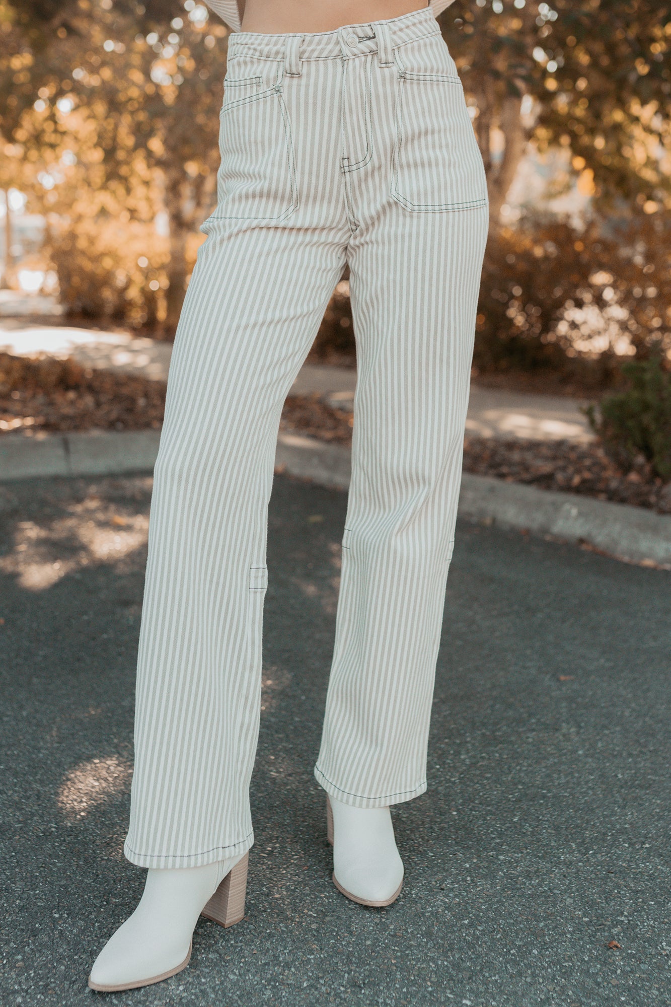Marcus Straight Leg Striped Mica Denim Jeans (Grey Dawn)