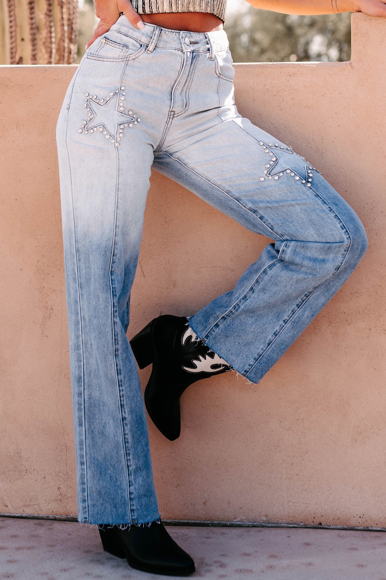 DOORBUSTER Evianna Mid-Rise Rhinestone Star Straight Leg Jeans (Light Wash)