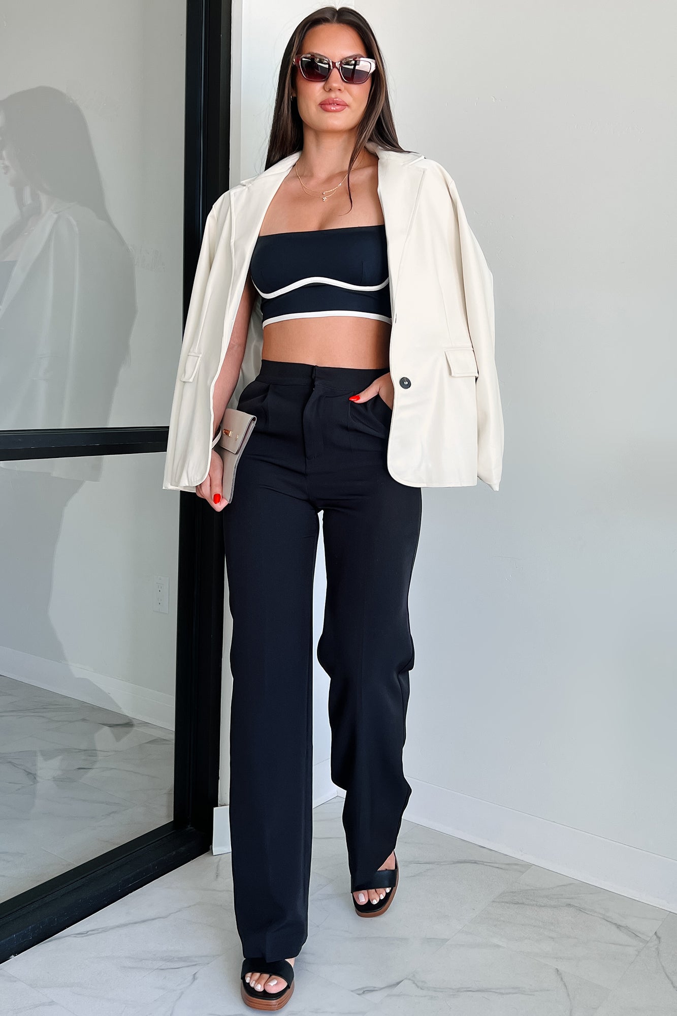 Unstoppable Energy Contrast Trim Brami Crop Top (Black)