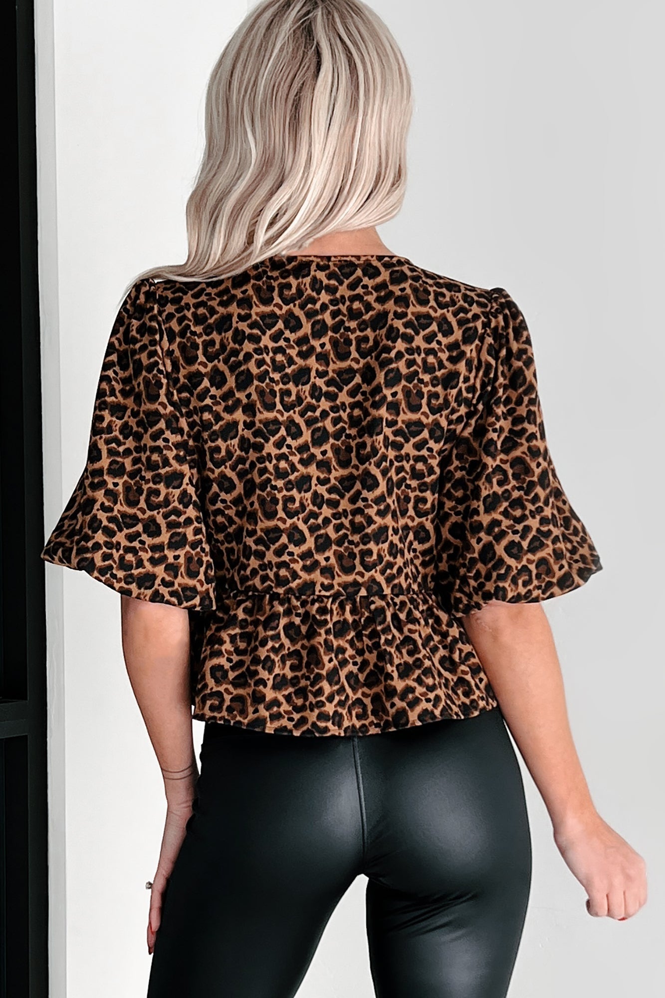 DOORBUSTER Feisty Fashion Front Tie Leopard Print Puff Top (Leopard)