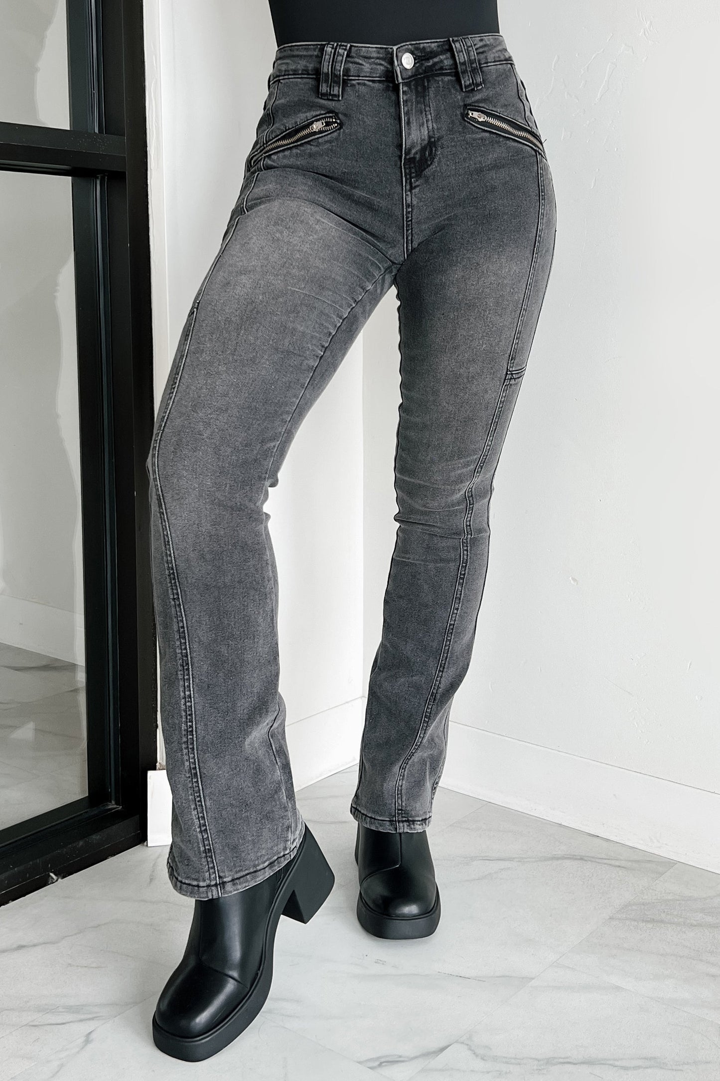 Calix Zipper Pocket Almost Famous Bootcut Jeans (Black Denim)