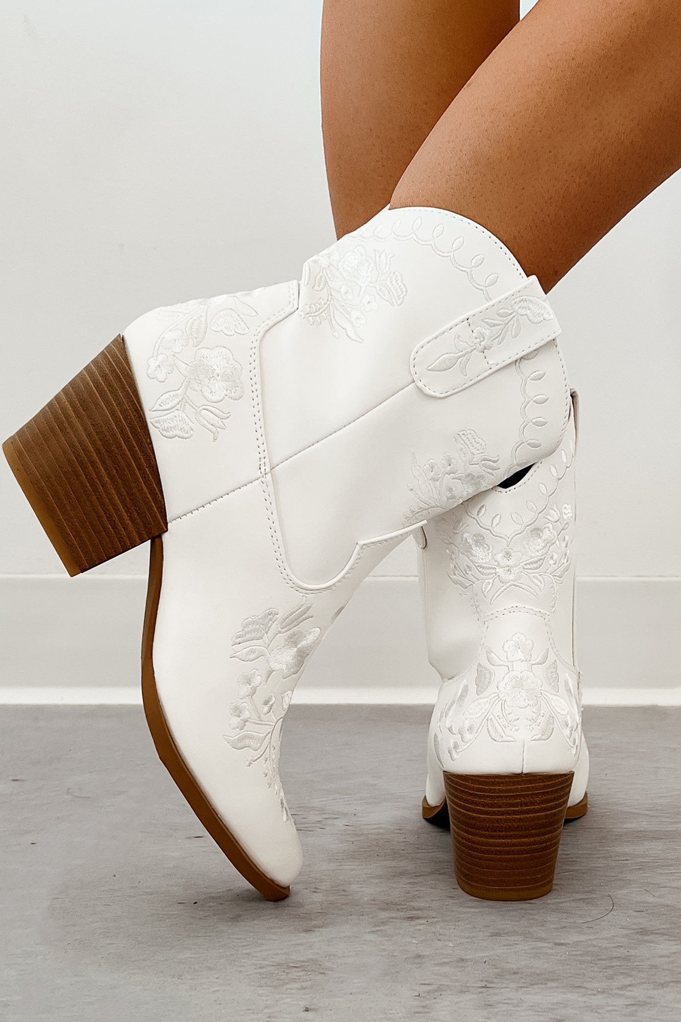 Home On The Ranch Western Booties (Ivory)