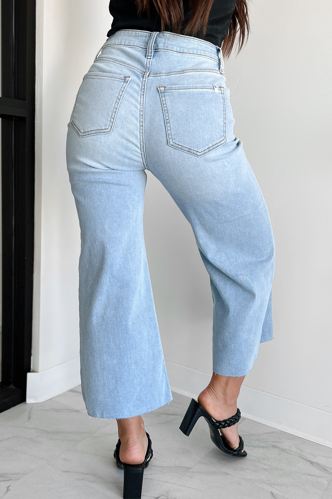 Ansel High Rise Crop Wide Leg Sneak Peek Jeans (Light)