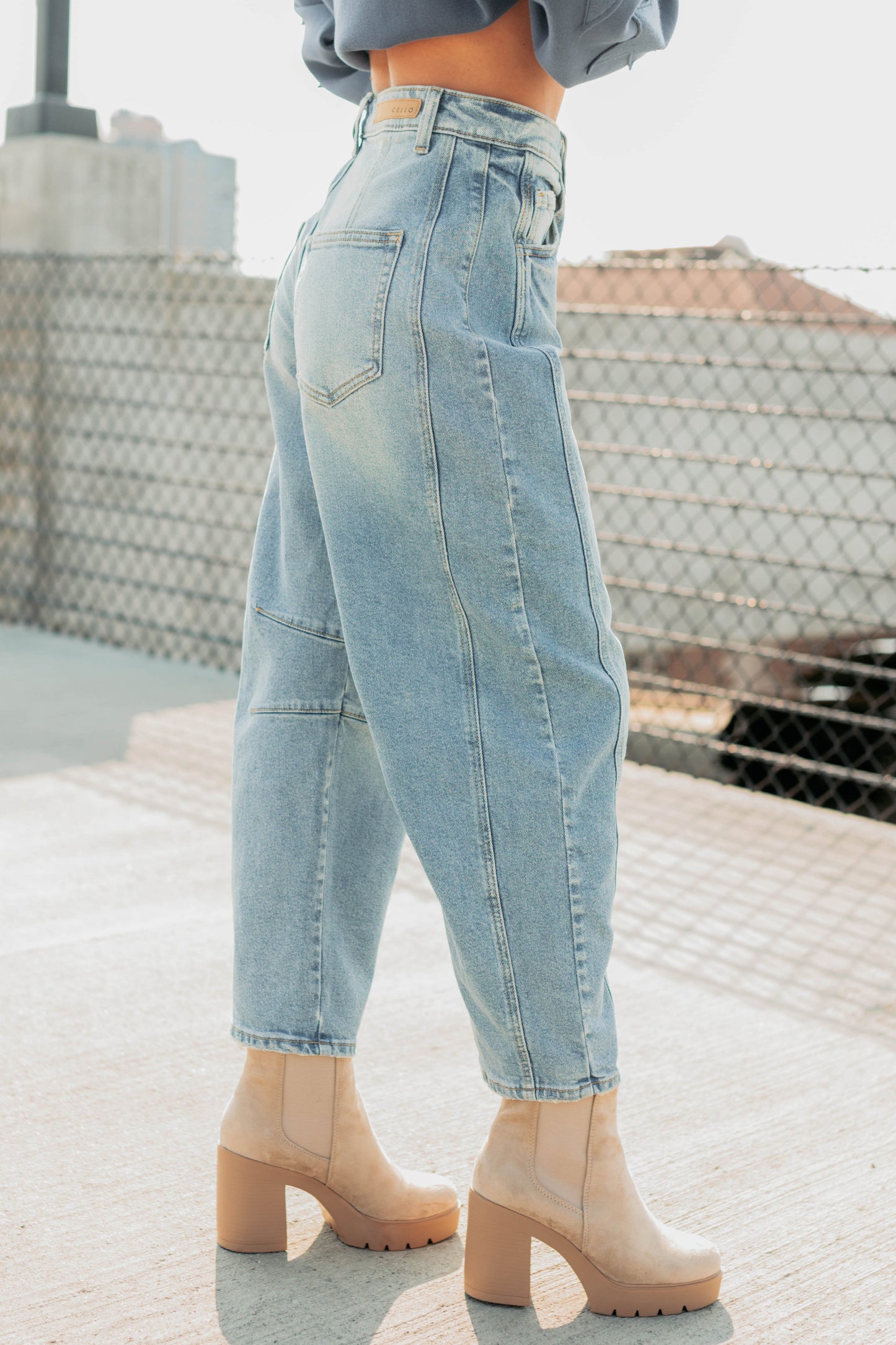 Colette Mid Rise Barrel Cello Jeans (Vintage Medium)