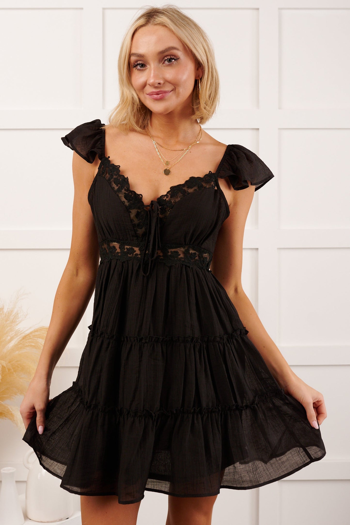 Gentle Nights Lace Sleeveless Mini Dress (Black)
