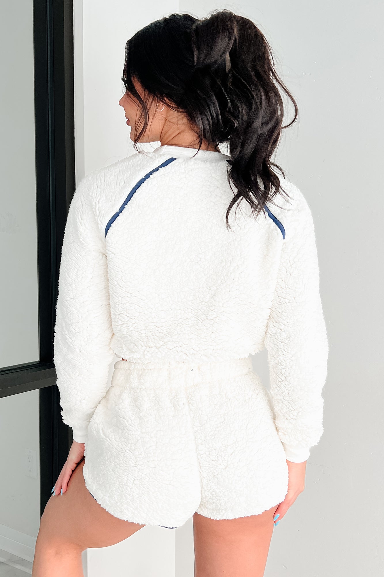 Cloud Nine Comfort Faux Fur Lounge Set (Ivory)