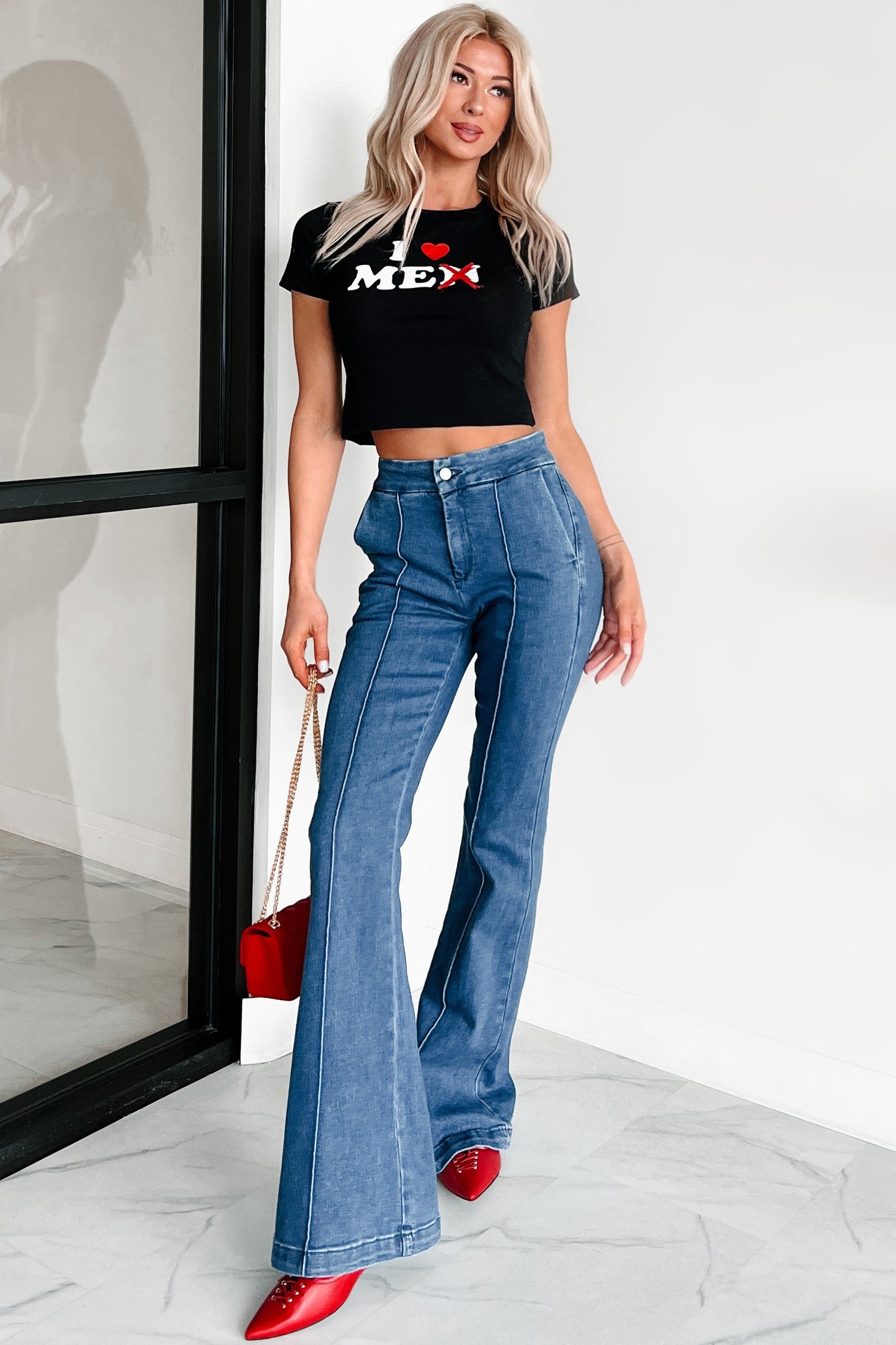 "I Love Me" Graphic Tee (Black)