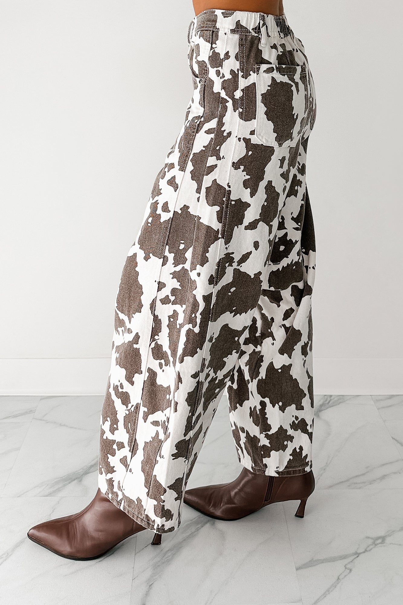 Hale Barrel Leg Very J Animal Print Jeans (Choco Cow)
