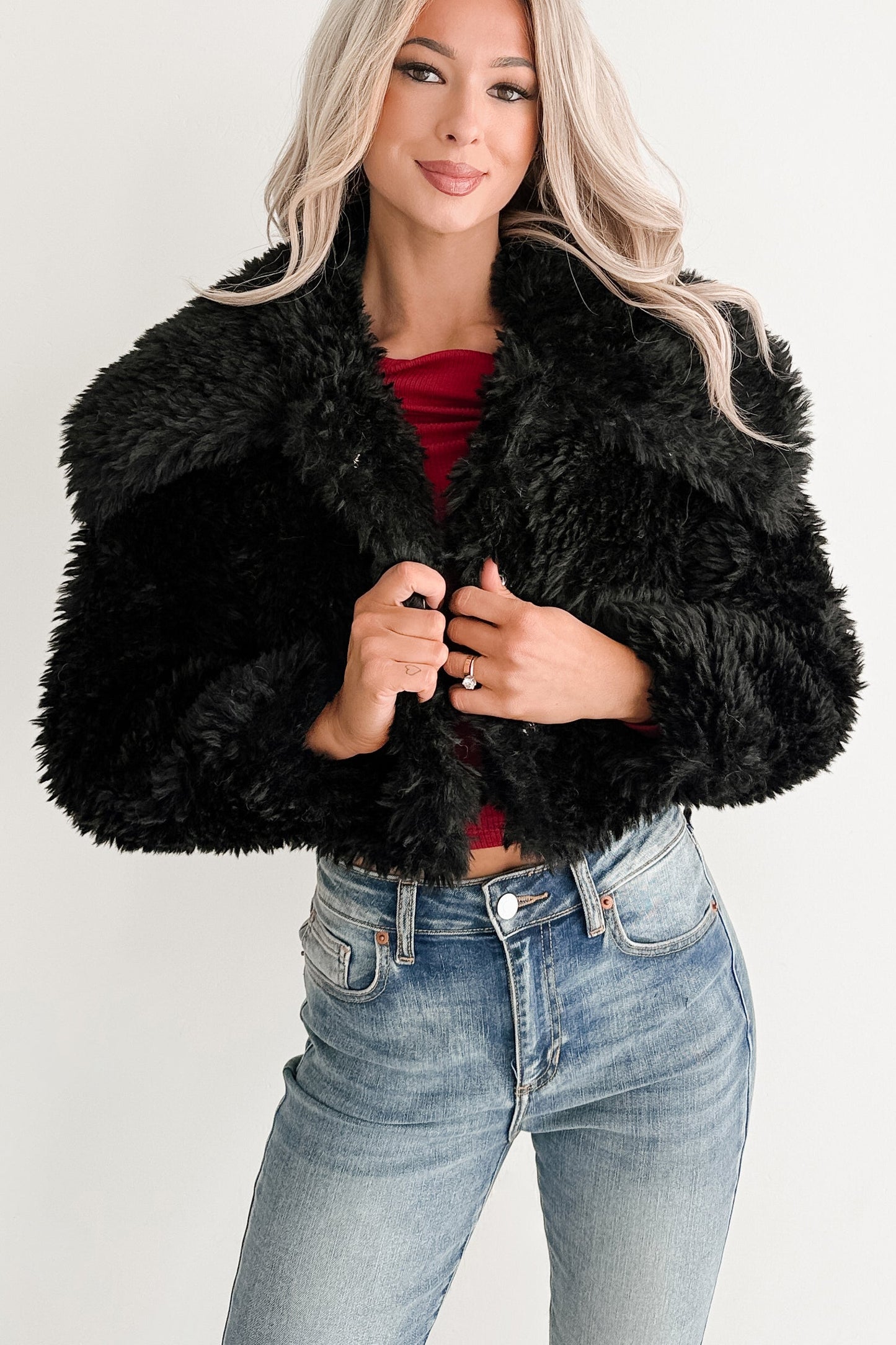 Strong Season Faux Fur Collared Jacket (Black)