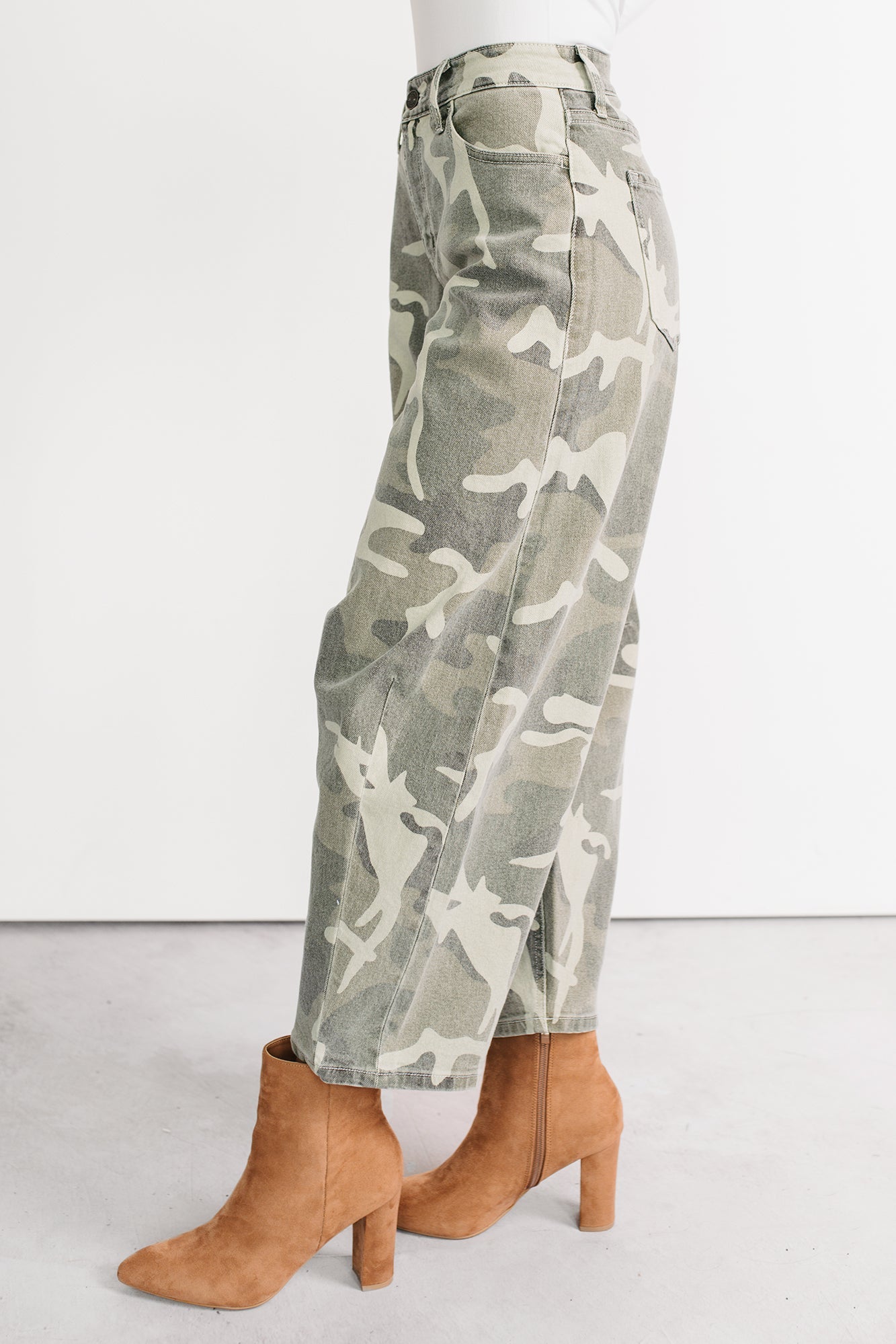 Zane High Rise Printed Barrel Kancan Jeans (Camo)