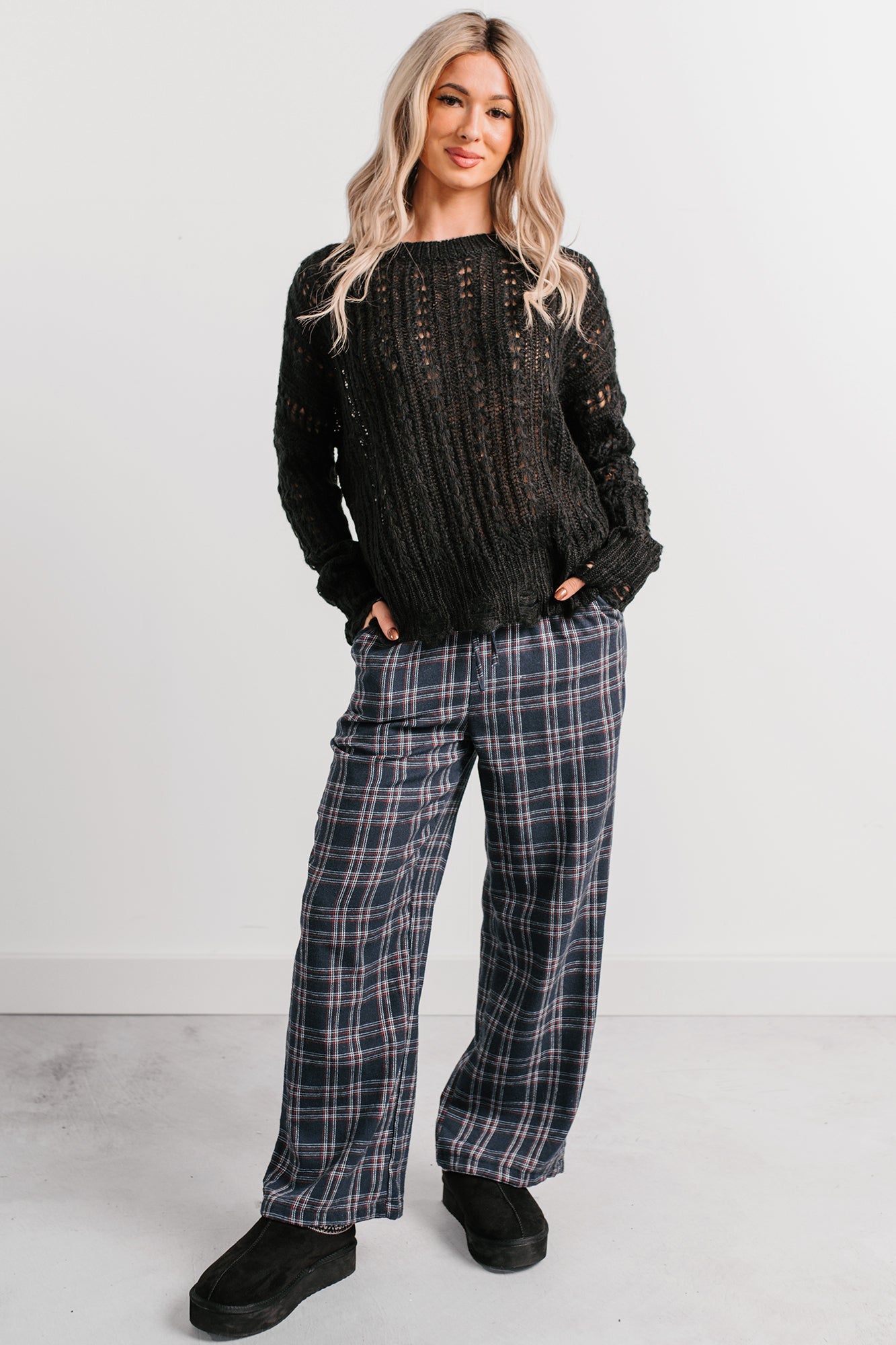 Embracing Less Wide Leg Plaid Pants (Navy)