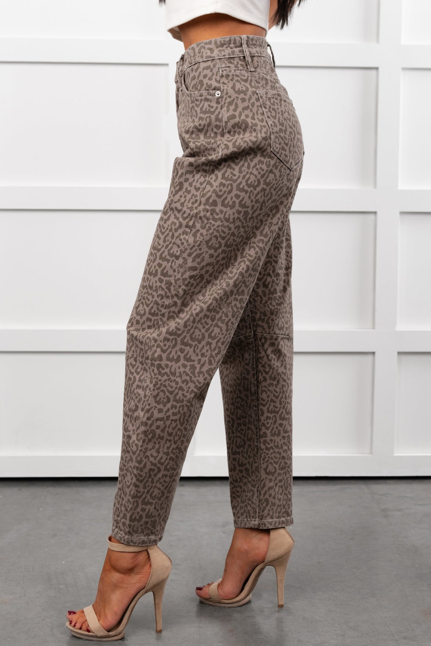 Odin Leopard Barrel Mica Denim Jeans (Ash Brown)