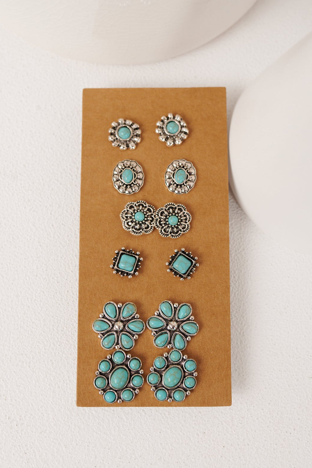 Saddle Dream Turquoise Stone Concho Earring Set (Silver)