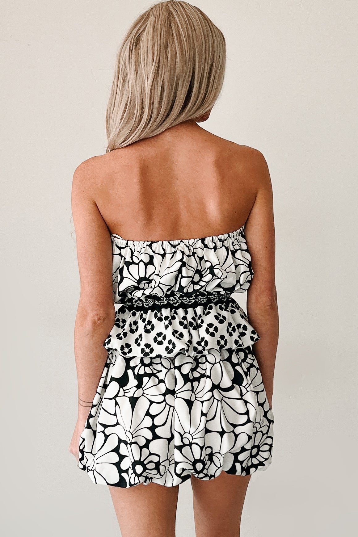 Chic Allure Floral Bubble Hem Set (White/Black)
