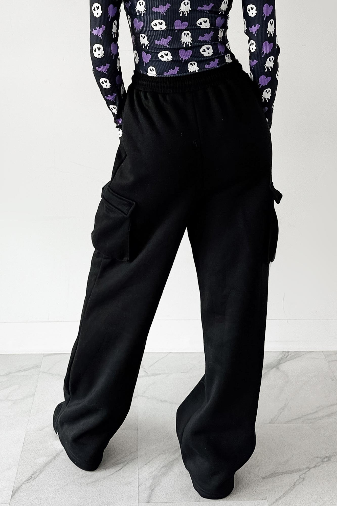 Daily Pause Wide Leg Cargo Sweatpants (Black)
