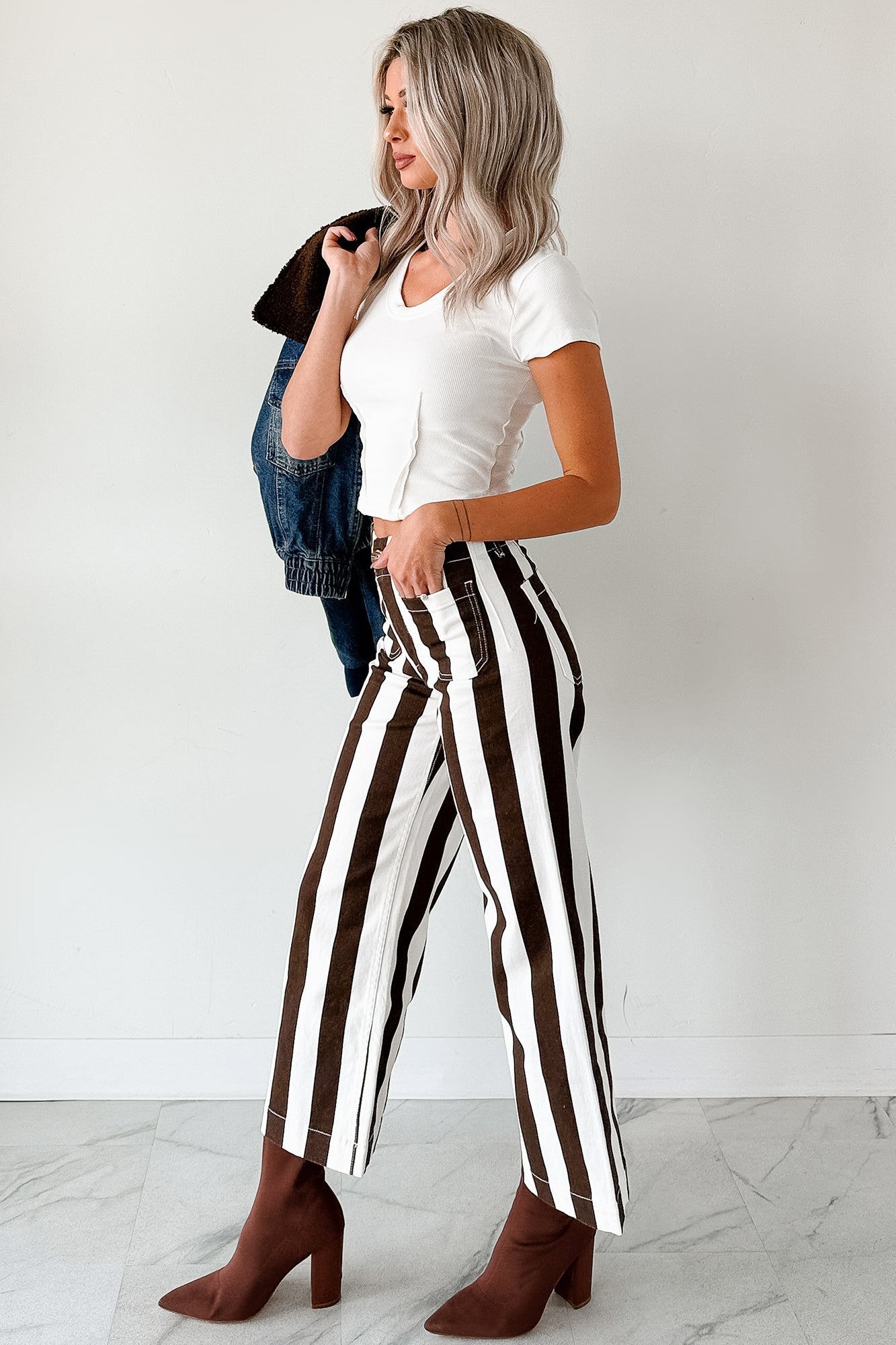 Julia Wide Leg Mica Denim Crop Jeans (Earth Brown/White)