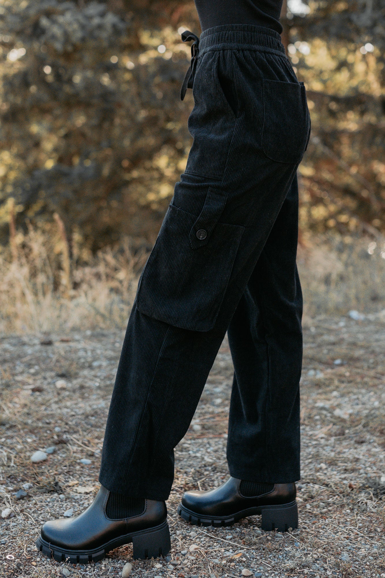 Lester Corduroy Cargo Pants (Black)