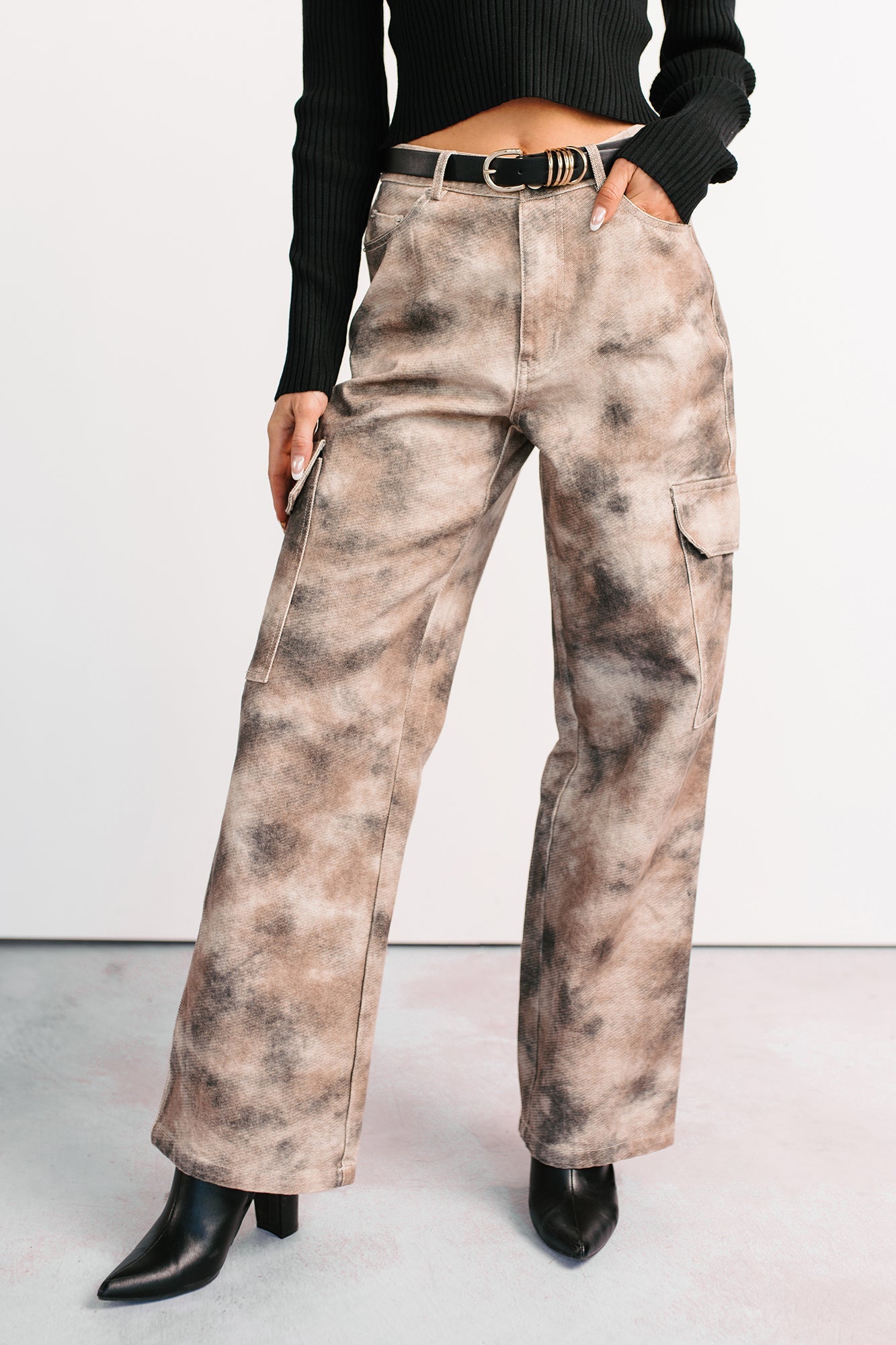 Edgy Attitude Smokey Print Cargo Jeans (Taupe Grey)