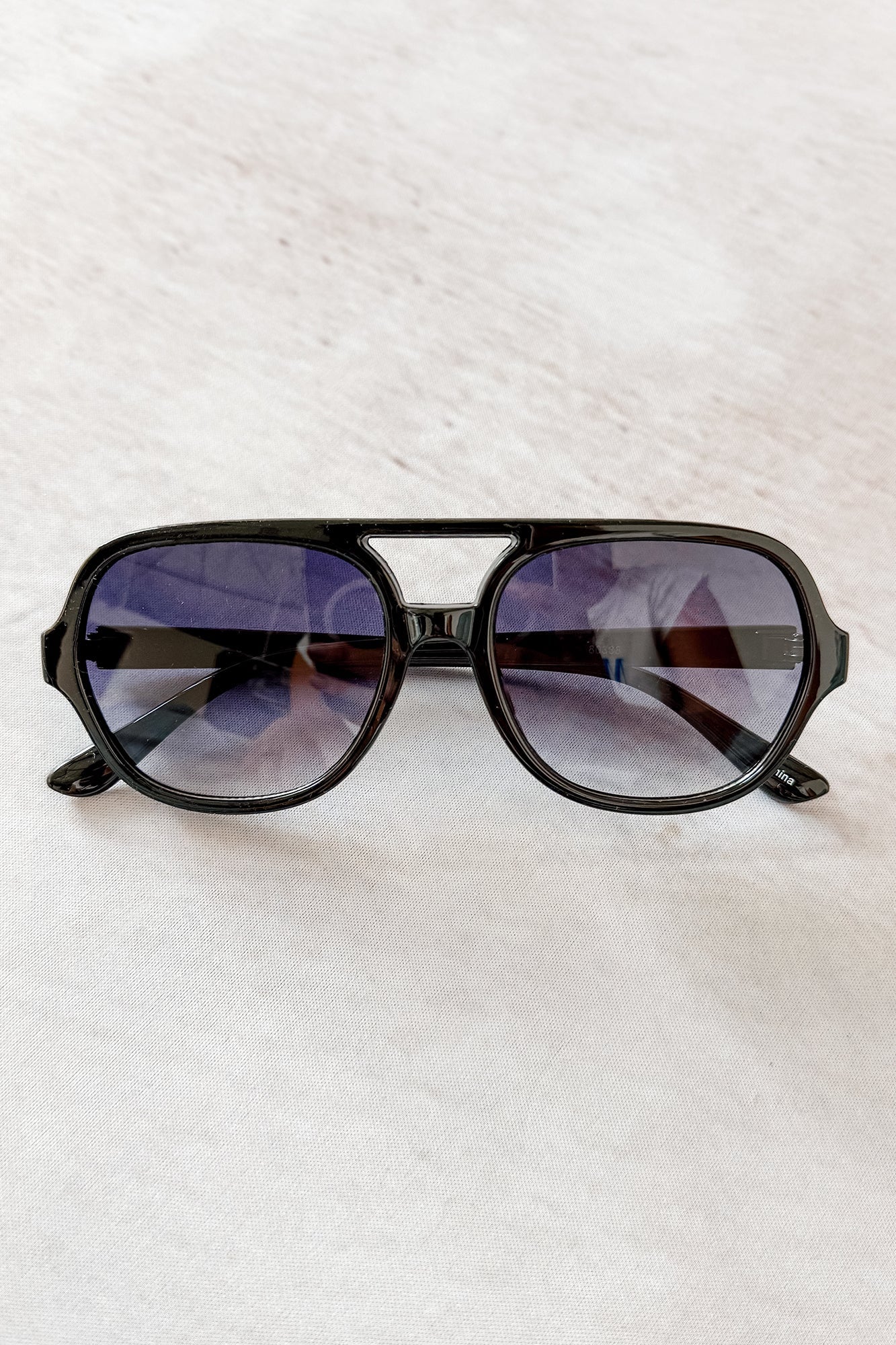 Leading Looks Aviator Sunglasses (Multiple Color Options)